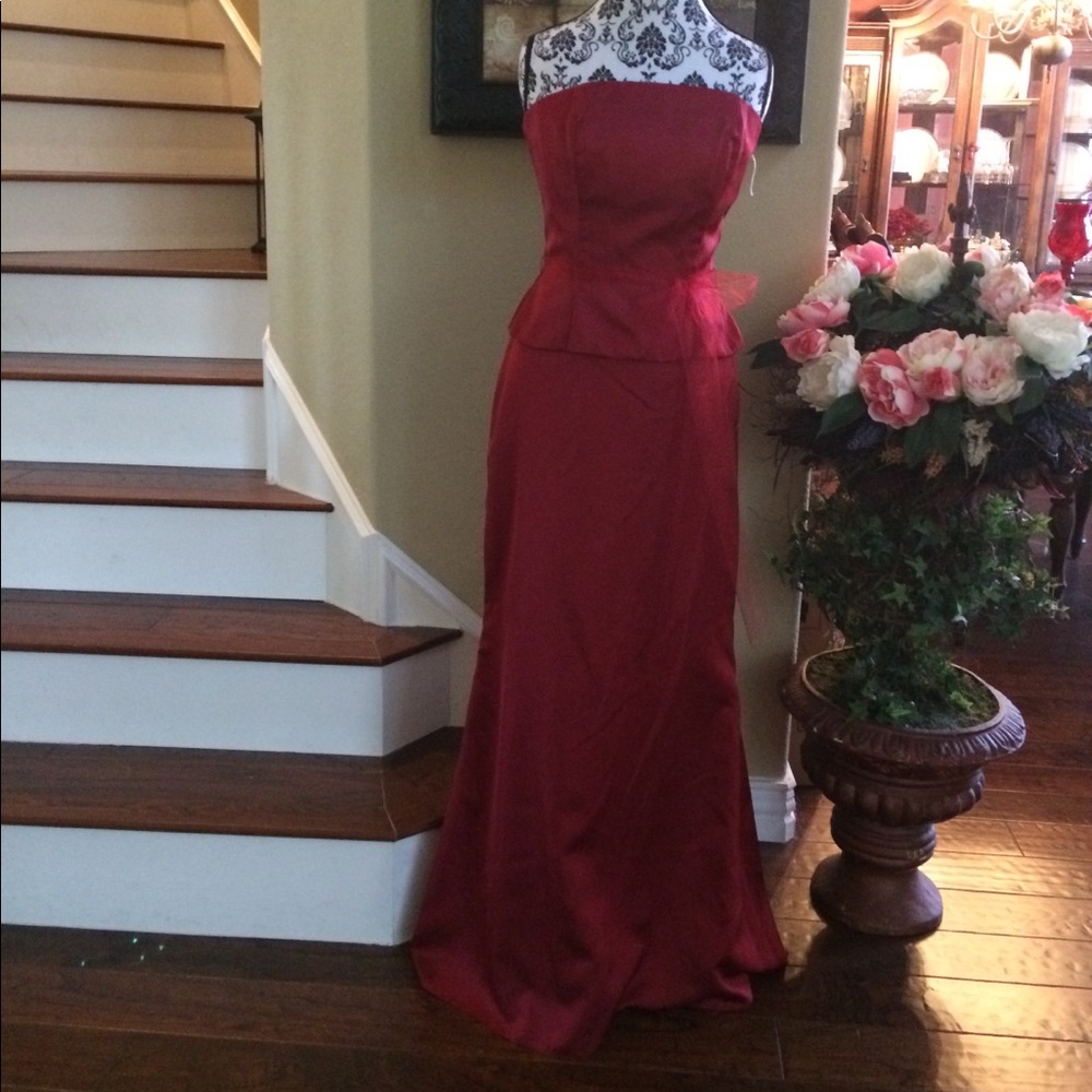 Burgundy 2 piece formal - Picture 3 of 5